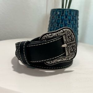 Large women’s ariat belt!
